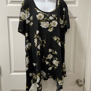 Bobbie Brooks Sharkbite Hem Floral print Tunic